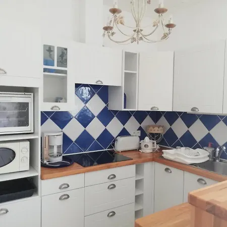 Apartment Studio En Rez De Jardin